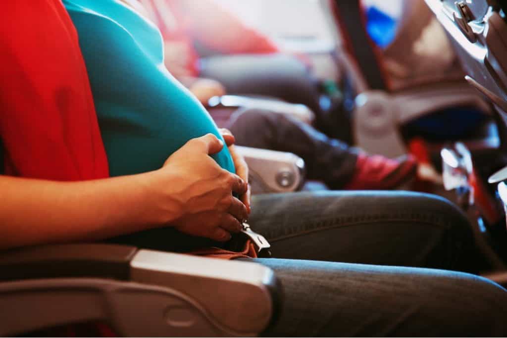 ביטוח טיסה בהריון